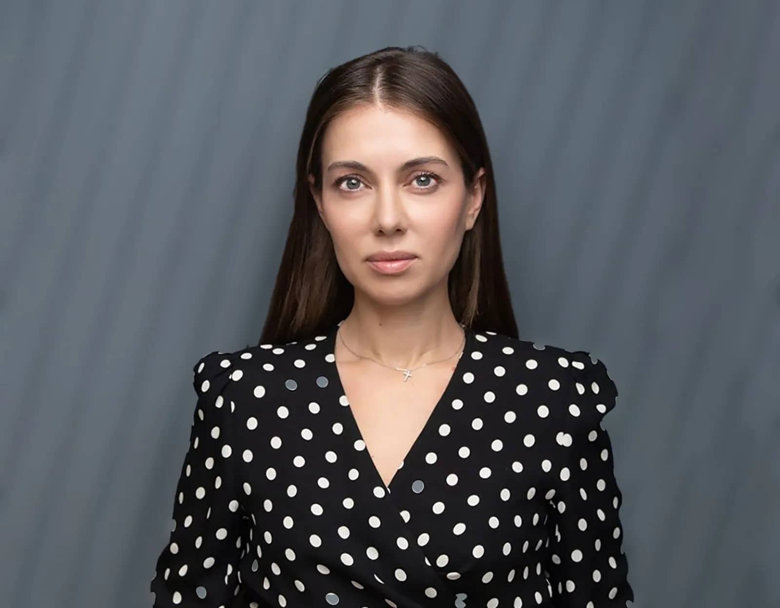 Портрет человекаАлина Арутюнова – заместитель председателя Комитета по туризму Москвы (Мостуризм)